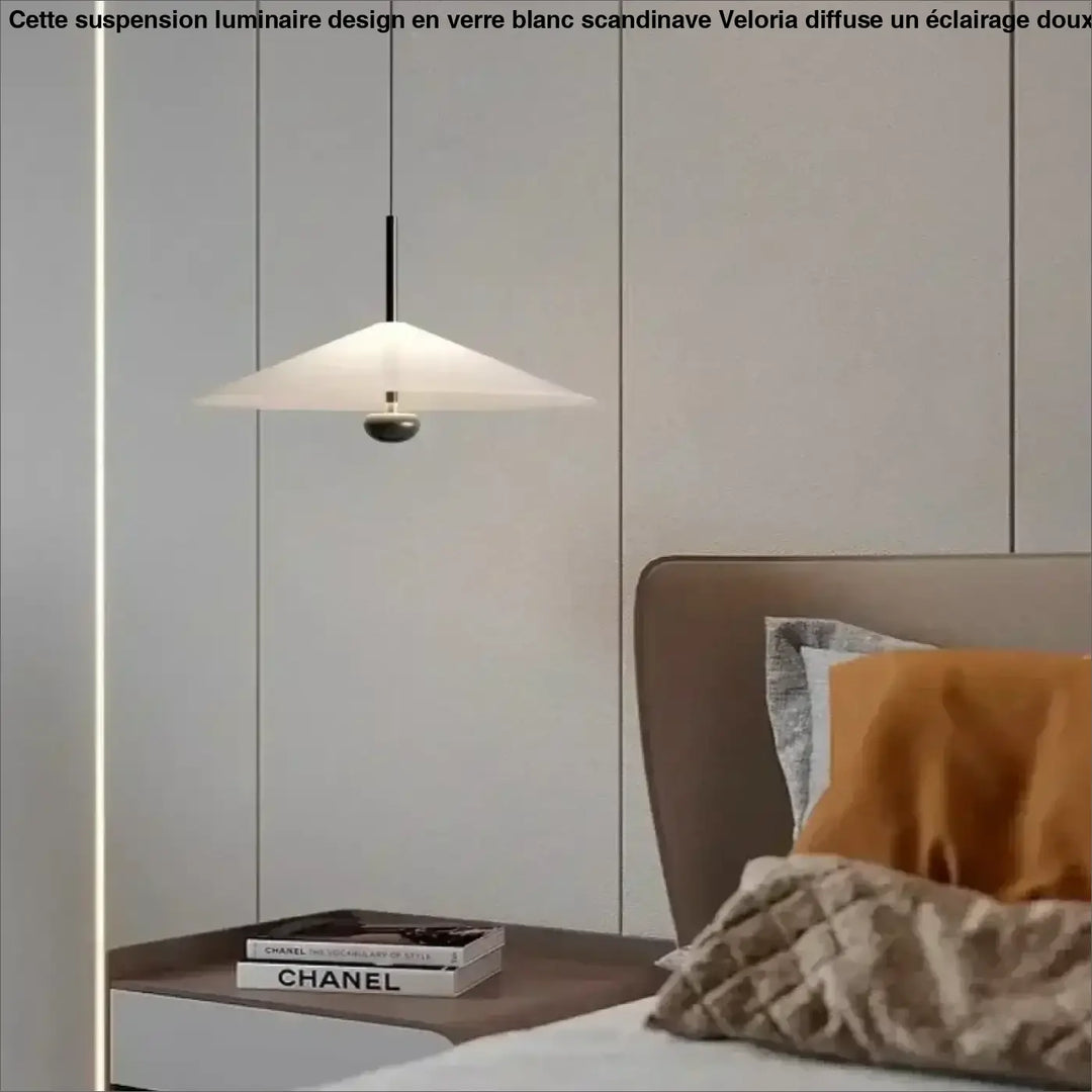 Suspension luminaire en verre blanc design épuré et moderne