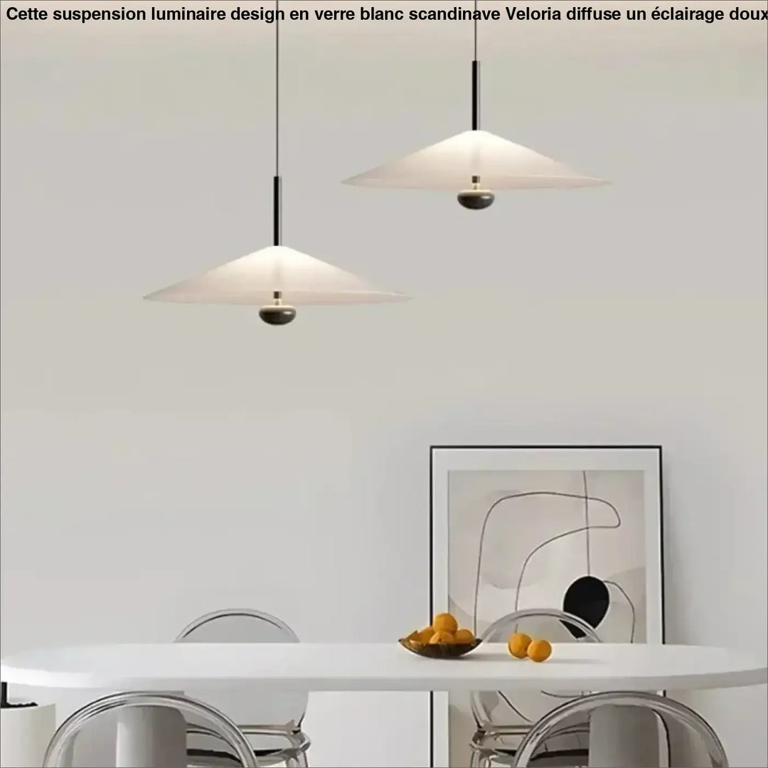 Suspension luminaire en verre blanc design épuré et moderne