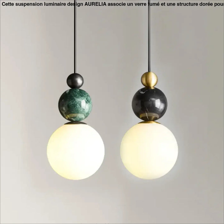 Suspension luminaire eluna avec design moderne de globes en verre et accents marbre vert et noir poli