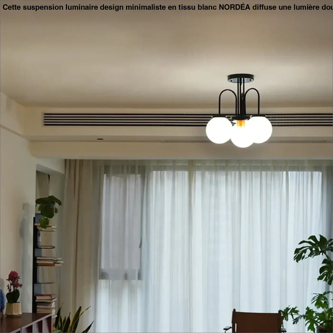 Plafonnier moderne à boules opalines pour intérieur chaleureux

