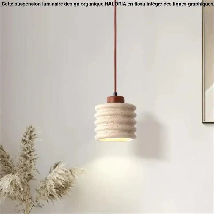 Suspension luminaire ariana beige en céramique texturée avec design côtelé et tige cuivrée pour suspension minimaliste