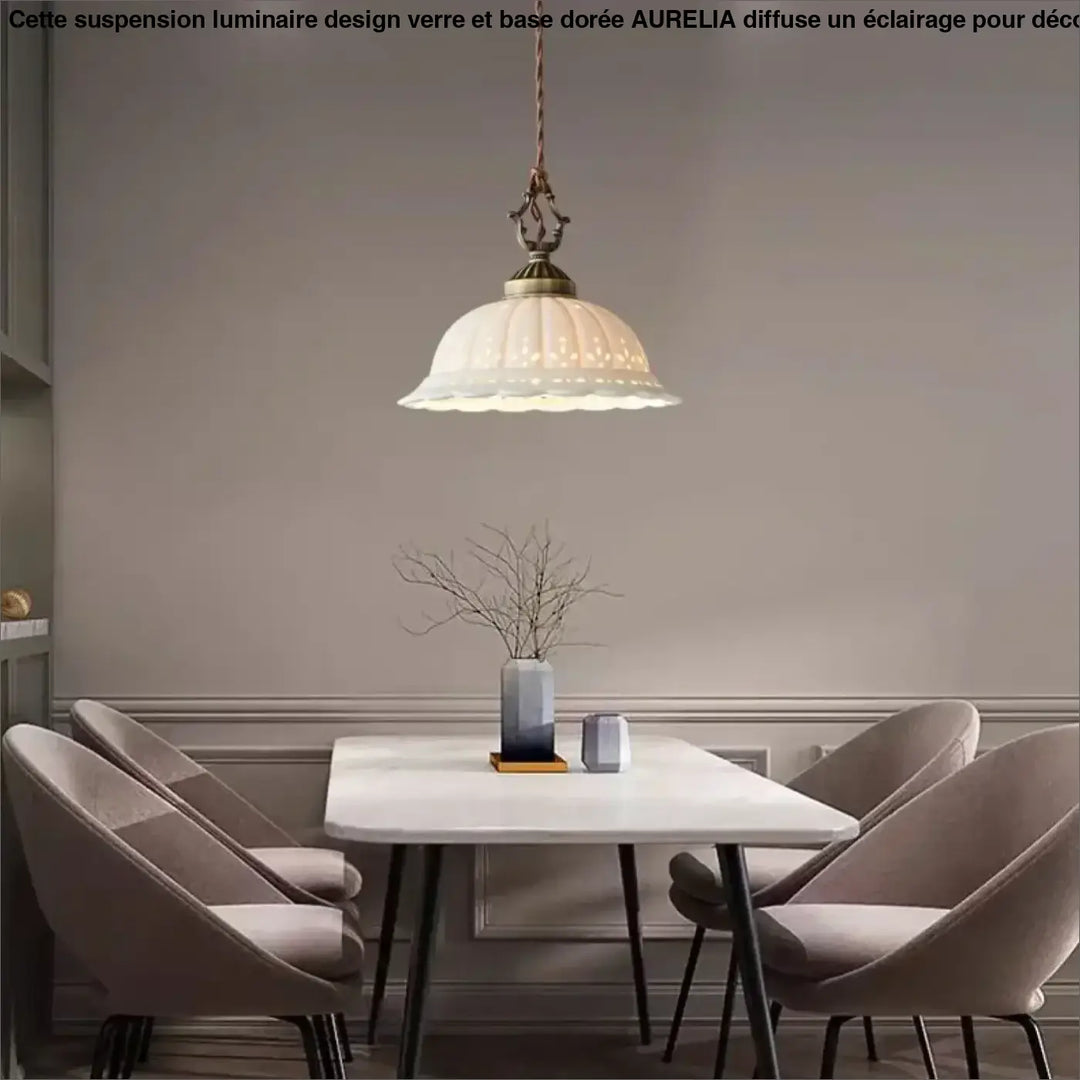 Suspension luminaire vintage en verre au style antique