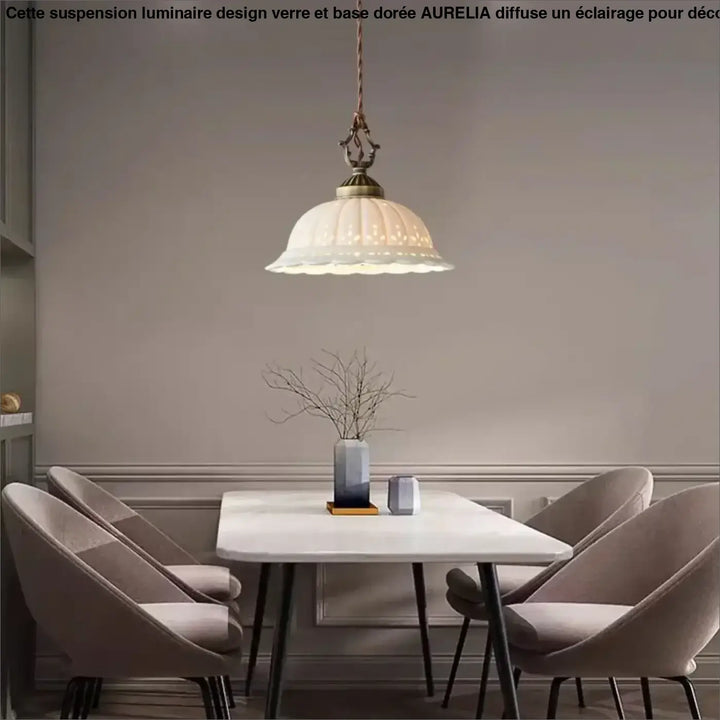 Suspension luminaire vintage en verre au style antique
