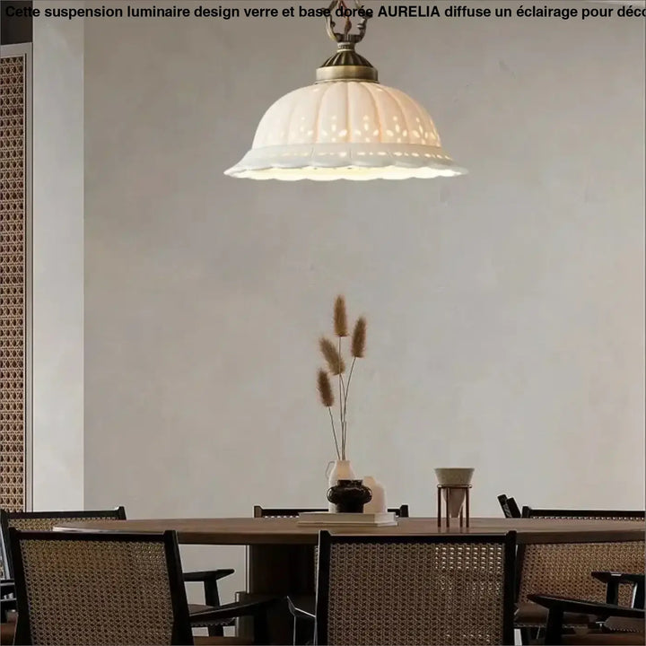 Suspension luminaire vintage en verre au style antique
