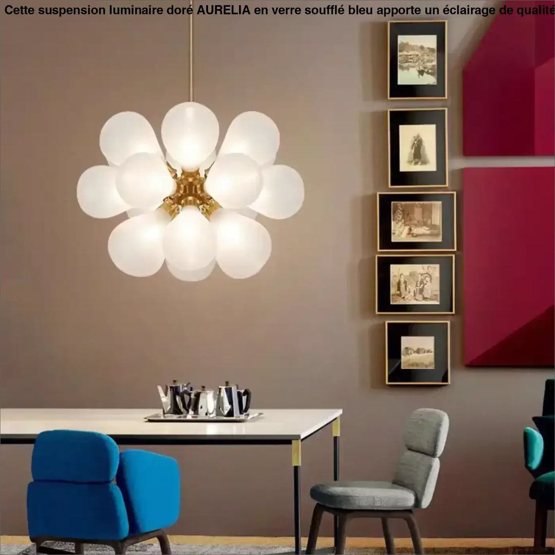 Suspension Luminaire Doré Avec Boules En Verre Soufflé Moderne