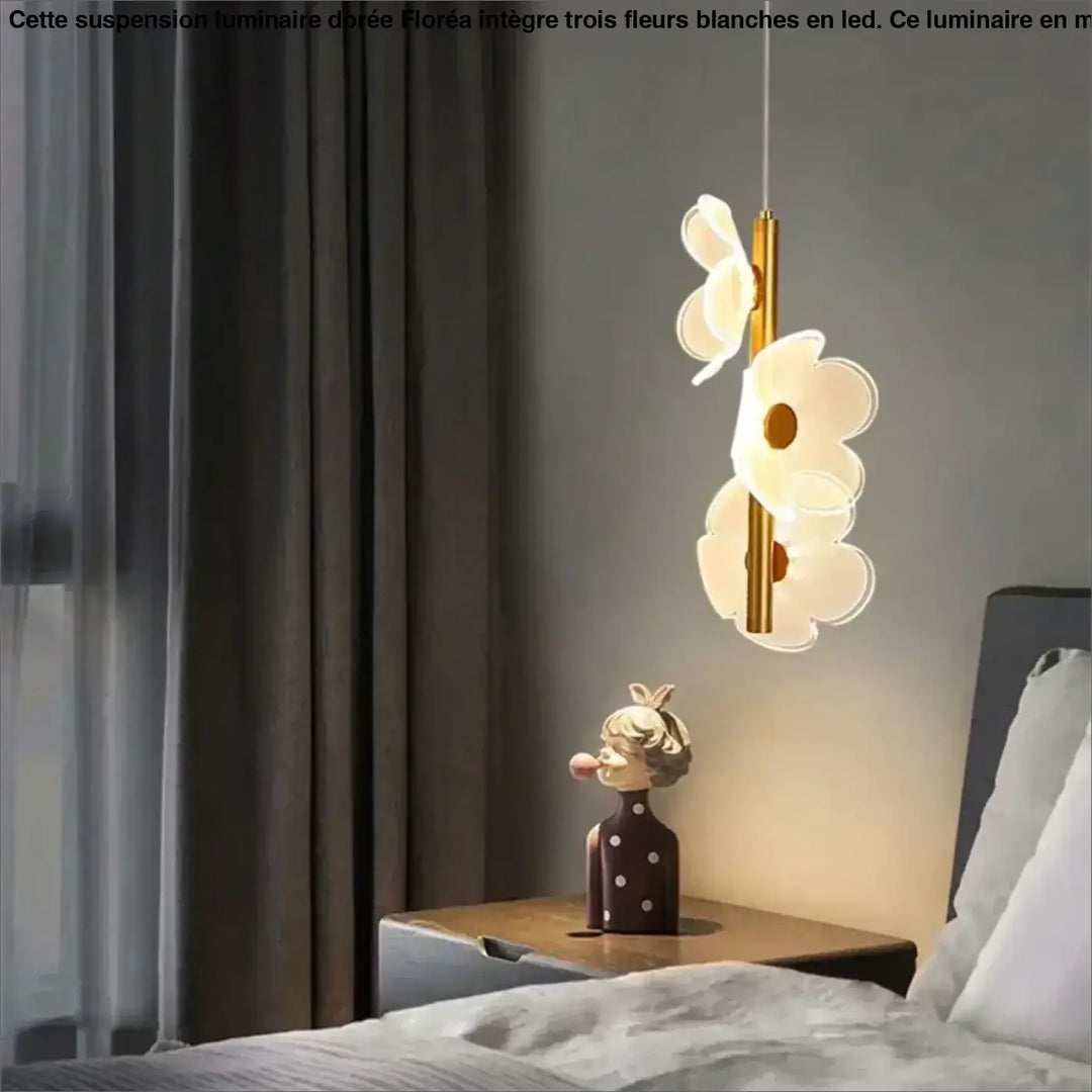 Suspension luminaire dorée avec 3 fleurs blanches en LED

