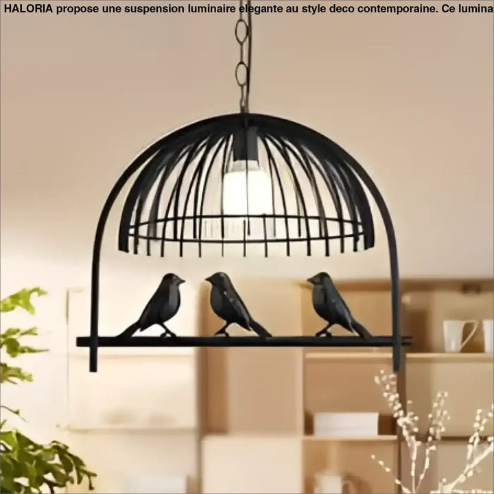 Suspension luminaire lumoiseau en style cage noire en fer forgé avec trois oiseaux perchés pour ambiance volières anciennes
