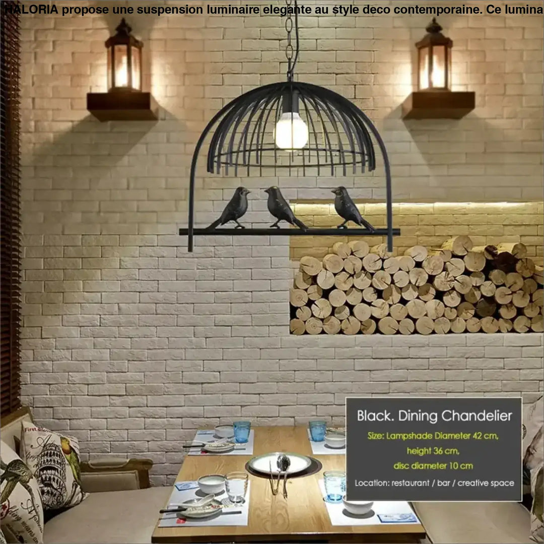 Suspension luminaire lumoiseau en métal noir style cage avec trois oiseaux perchés pour une ambiance cage à oiseaux élégante