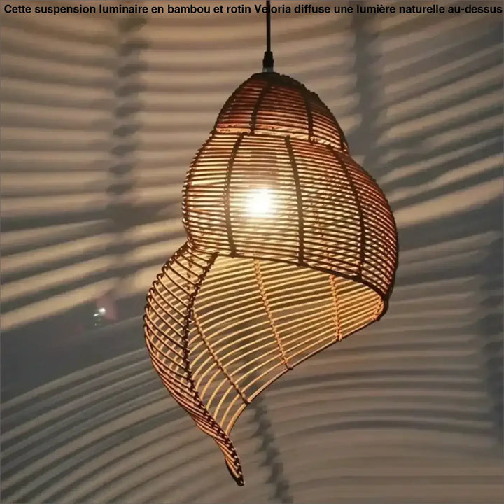 Suspension Luminaire En Bambou Et Rotin En Forme De Bigorneau Naturel
