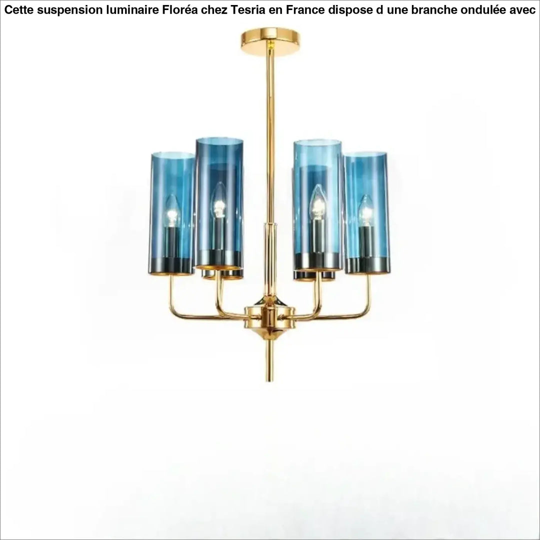 Elegant chandelier lustre | ORGANIS en laiton doré avec cinq abat-jour en verre bleu translucide et design nordique