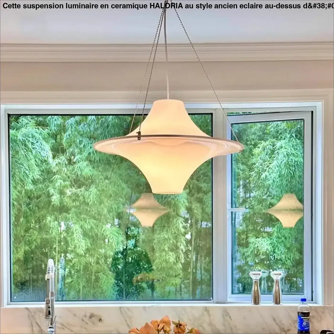 Suspension courbes fluides blanche ambiance douce chic