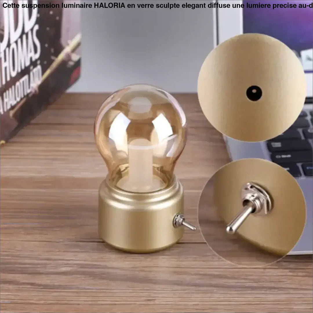 Lampe de table vintage vintora en métal doré avec globe en cloche ambrée claire pour décoration intérieure élégante