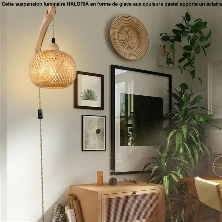 Applique murale nassa en bois naturel avec suspension tressée et abat-jour lanterne chaleureux au design élégant