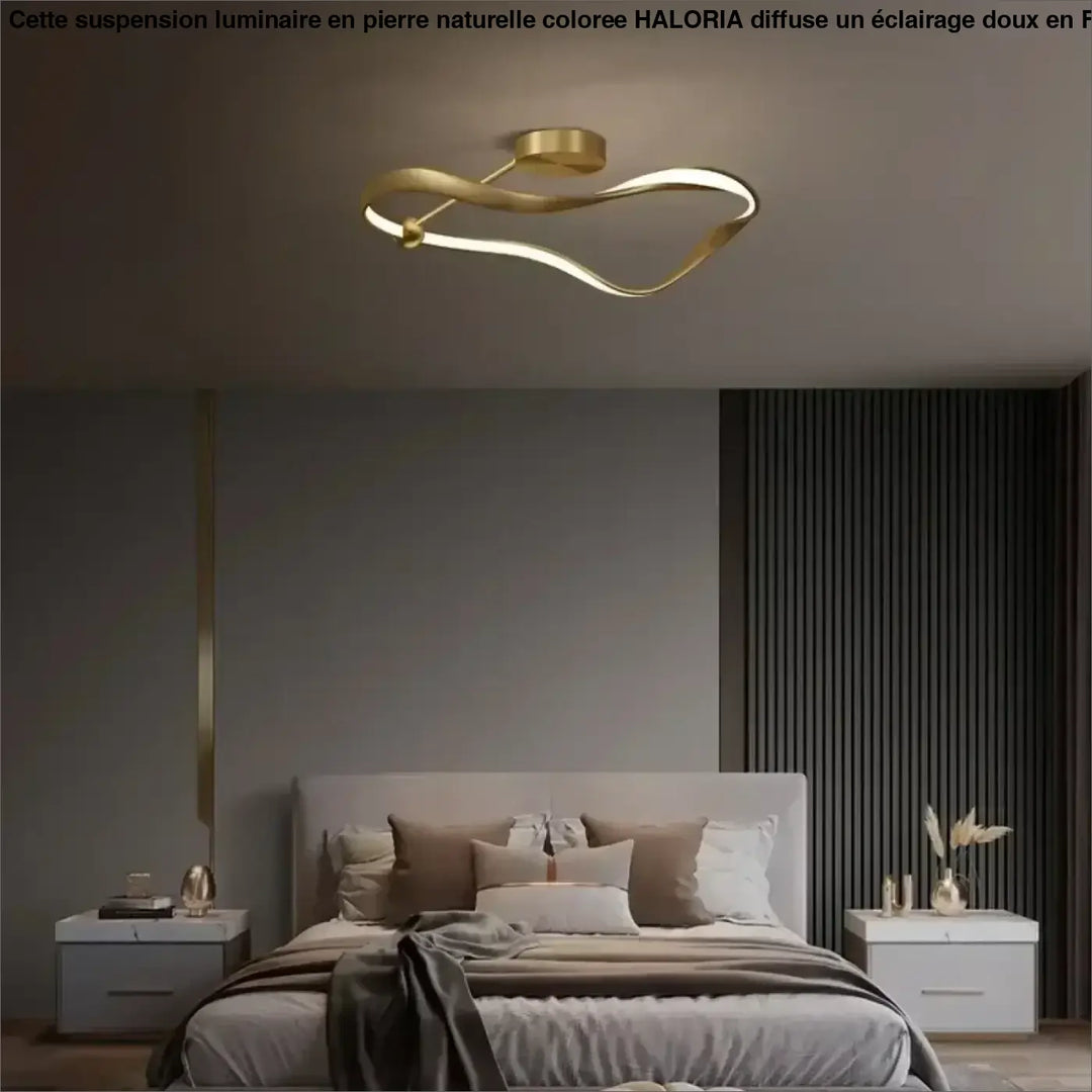 Plafonnier doré élégant au design moderne et chic