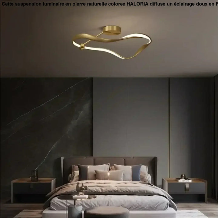 Plafonnier doré élégant au design moderne et chic
