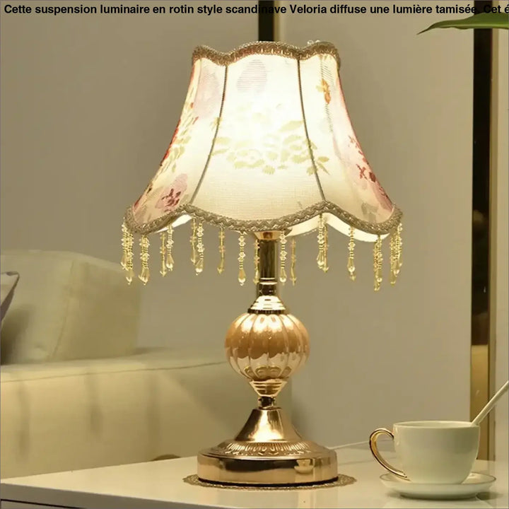 Lampe de table debhy avec base en verre facetté doré et abat-jour en tissu à motif floral pour décoration intérieure vintage chic