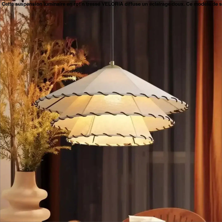 Suspension luminaire irmah blanc à couches avec bords festonnés et détails de couture noirs