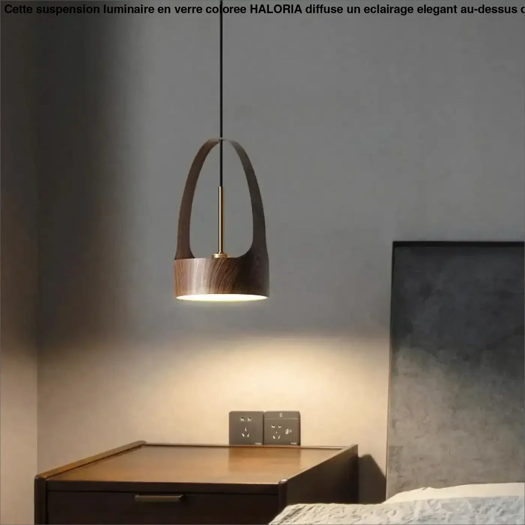 Suspension design bois moderne avec abat-jour cylindrique élégant

