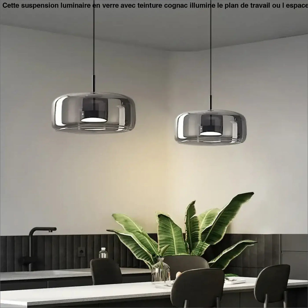 La Suspension Luminaire En Verre Avec Une Teinture Cognac Style Rond