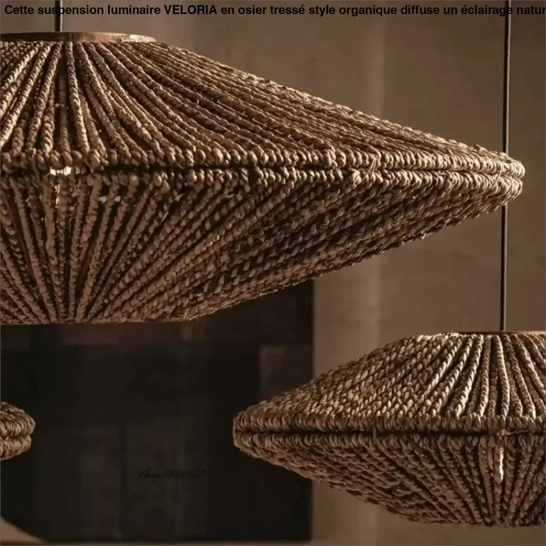 Suspension luminaire bruni en fibre naturelle avec design conique tressé style organique tons marron terreux