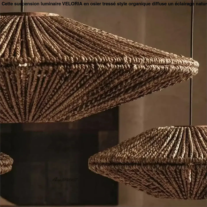 Suspension luminaire bruni en fibre naturelle avec design conique tressé style organique tons marron terreux