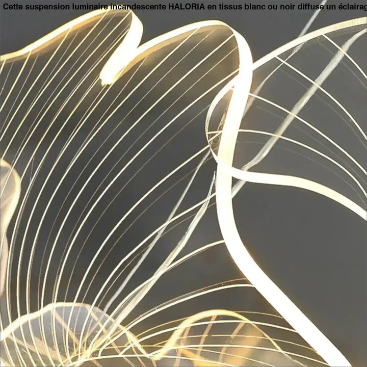Suspension cercle avec feuilles sculptées style doré élégant
