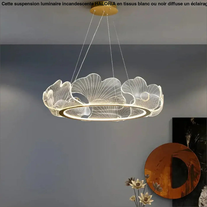Suspension cercle avec feuilles sculptées style doré élégant