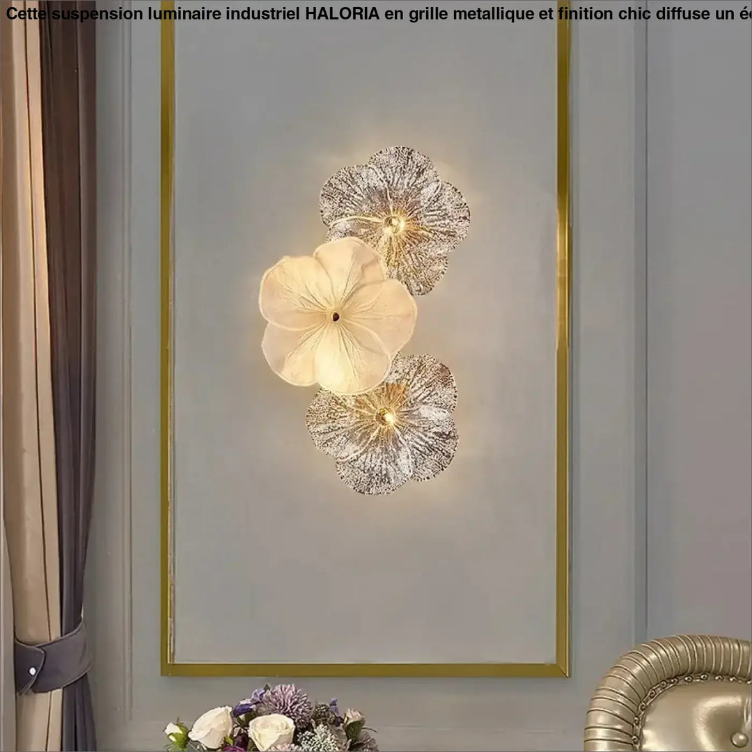 Applique murale contemporaine kaluna avec trois pétales superposés crème et argent pour une décoration murale élégante