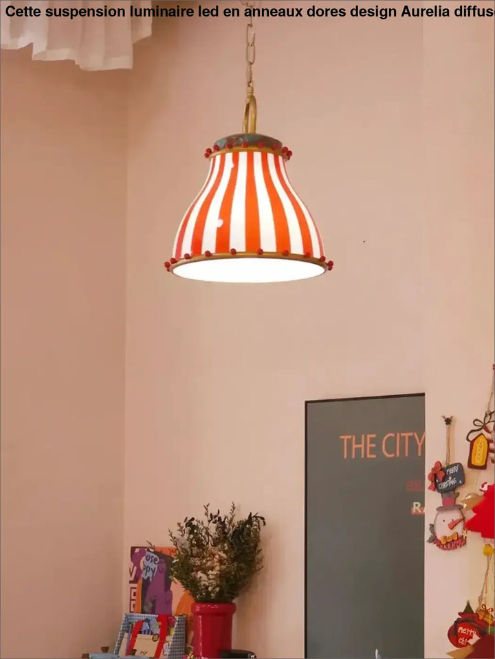 Suspension luminaire vintage en rouge motif rayé décoratif