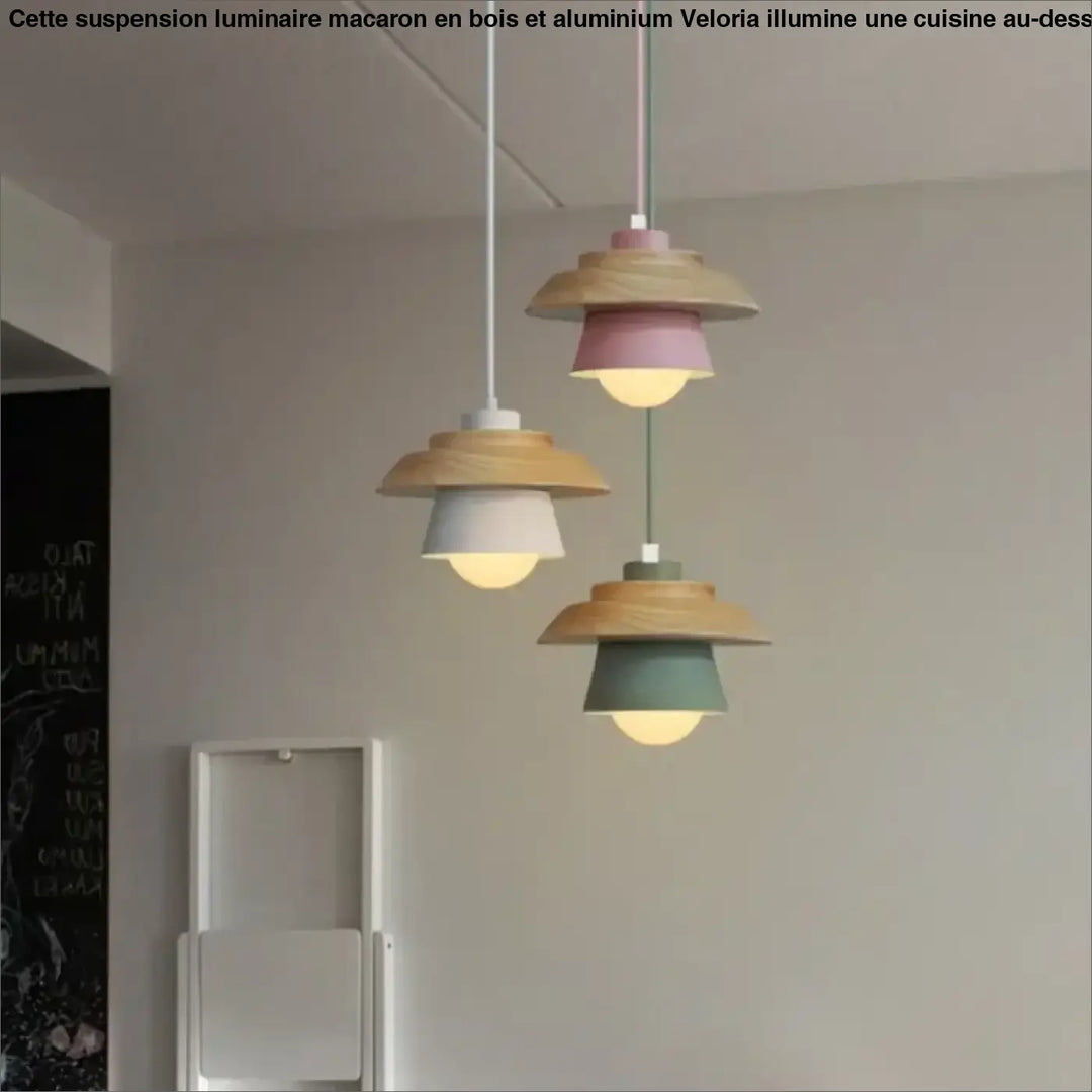 Suspension luminaire macaron en bois et aluminium pour cuisine


