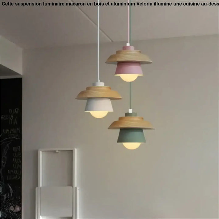 Suspension luminaire macaron en bois et aluminium pour cuisine

