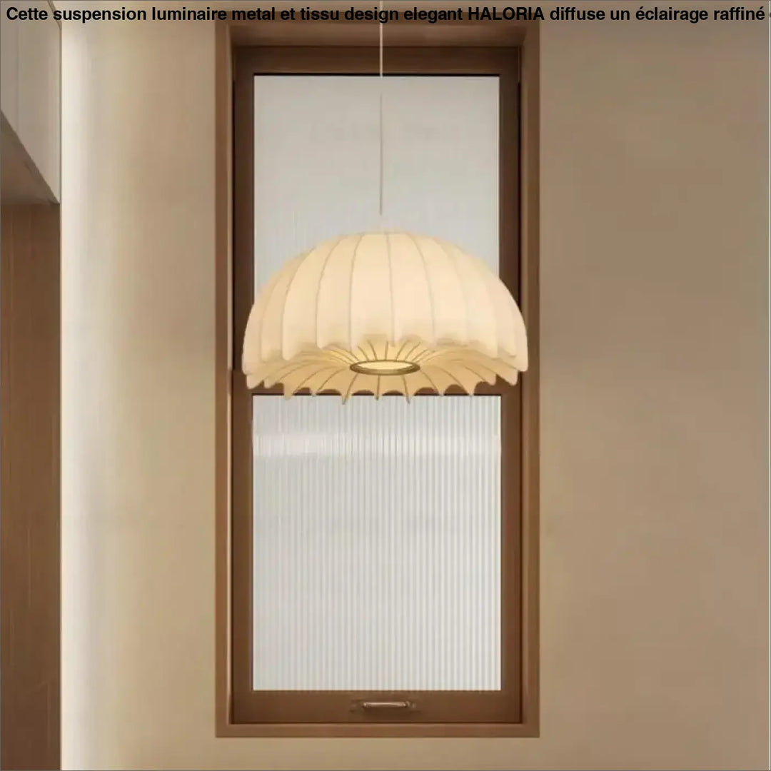 Suspension design beige en tissu ondulé décor raffiné