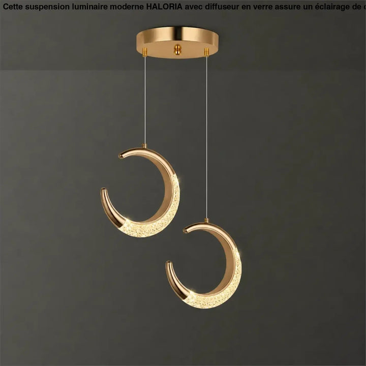 Suspension luminaire aluna dorée en forme de croissant avec surface texturée scintillante suspendue au plafond circulaire