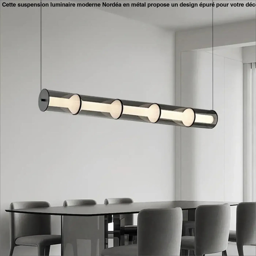 Suspension luminaire moderne design epure en métal avec quatre diffuseurs en verre dépoli et finition chrome poli