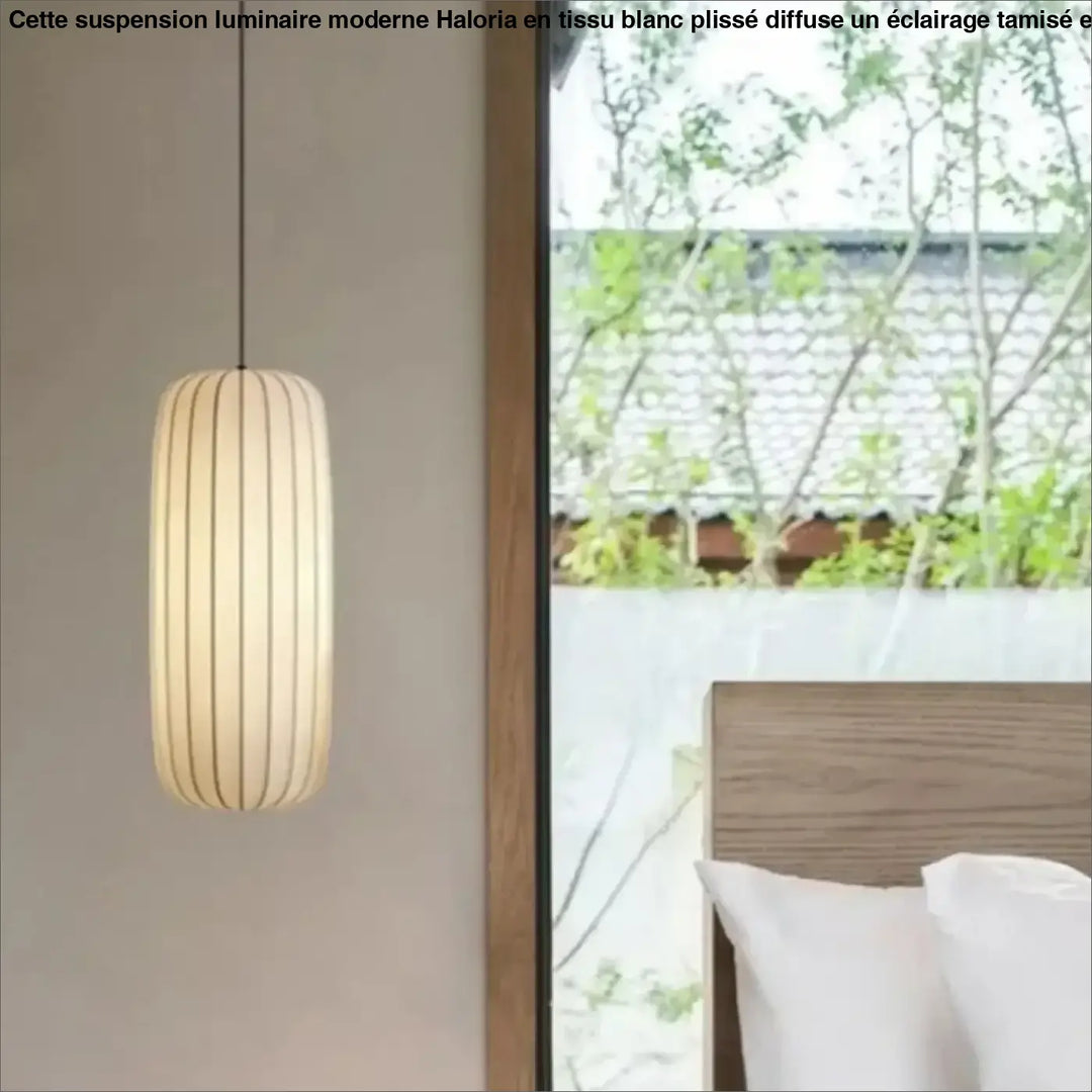 Suspension Minimaliste en Tissu avec Détails Rayés