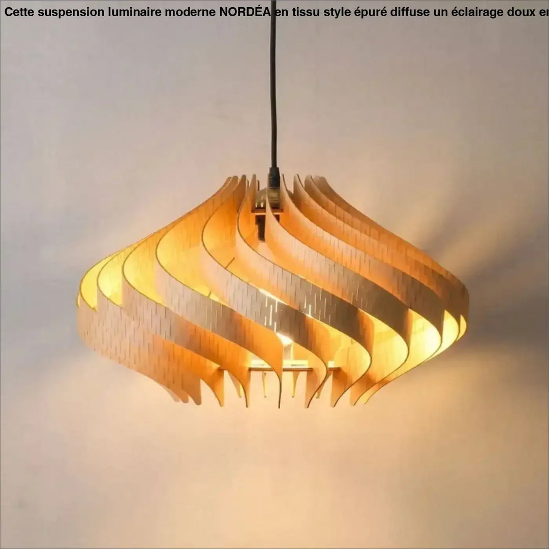Suspension luminaire moderne nordéa en bois pour un style epure avec des lames courbes chaudes et organiques