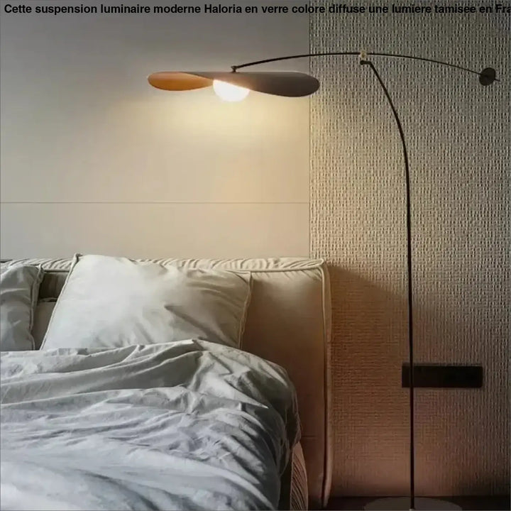 Lampadaire moderne arqué noir au design élégant pour salon