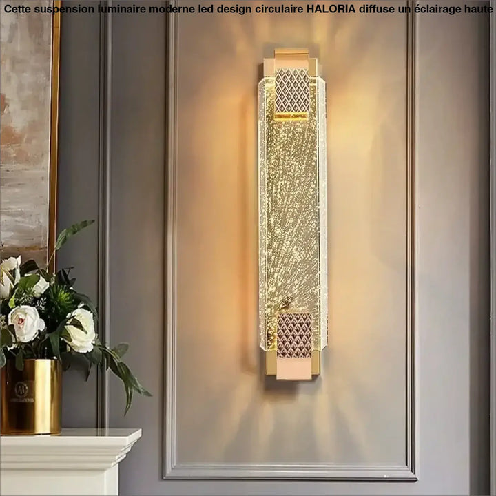 Luminaire moderne led suspension murale rectangulaire dorée avec façade en cristal scintillant et accents géométriques