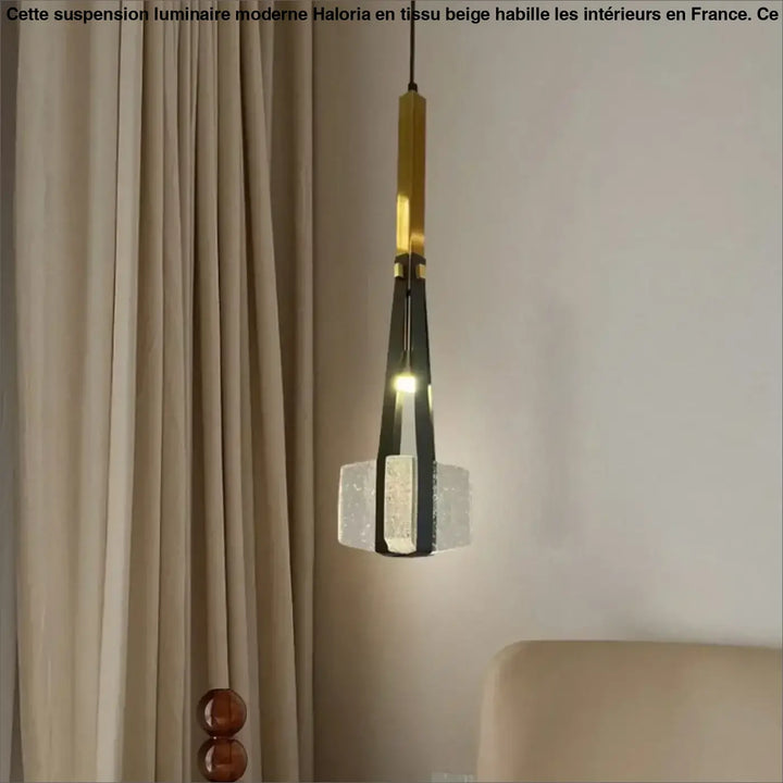 Suspension luminaire art déco dorée en verre élégante