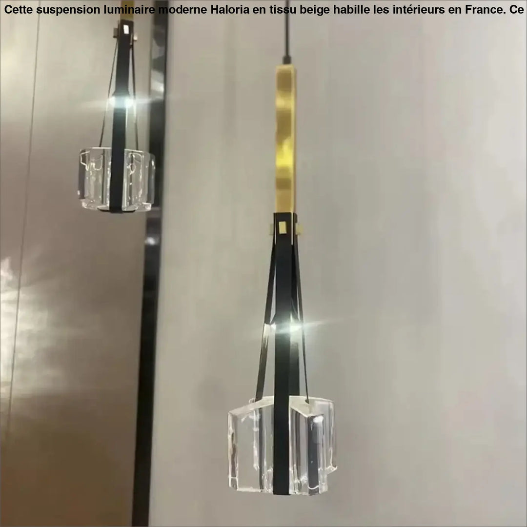 Suspension luminaire art déco dorée en verre élégante