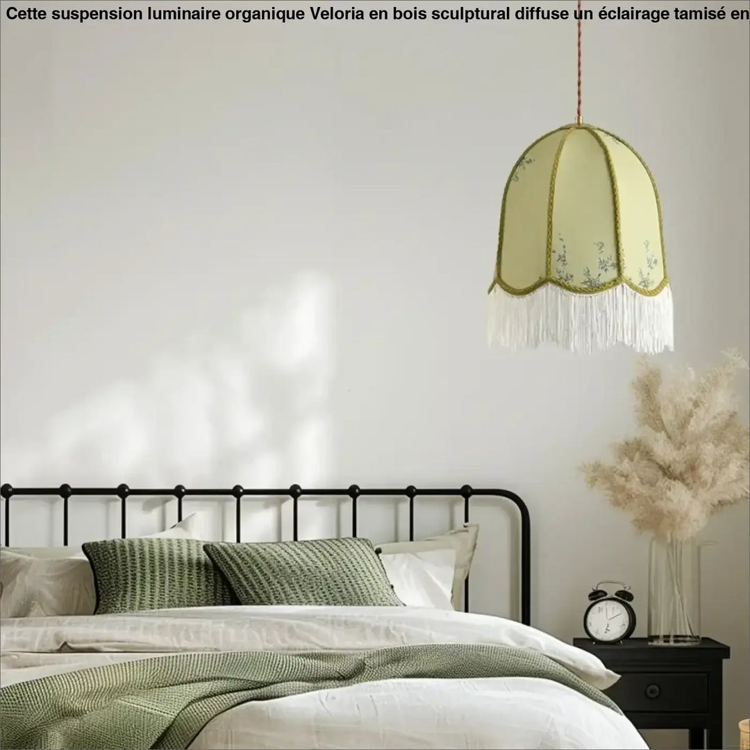 Suspension luminaire vintage floral avec des franges élégantes