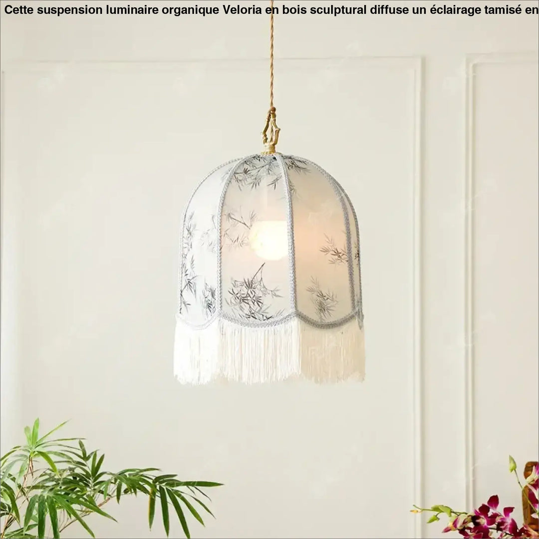 Suspension luminaire vintage floral avec des franges élégantes