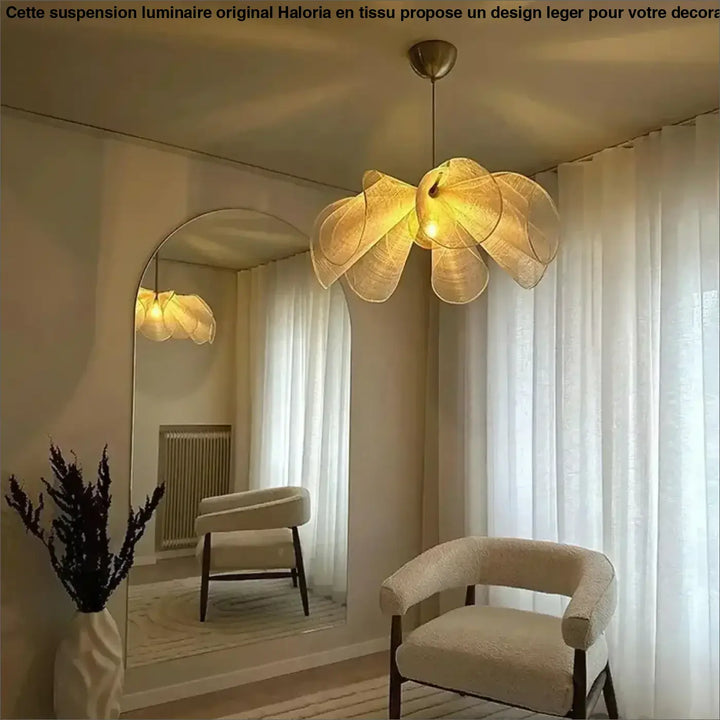 Suspension luminaire original en tissu au design léger et élégant

