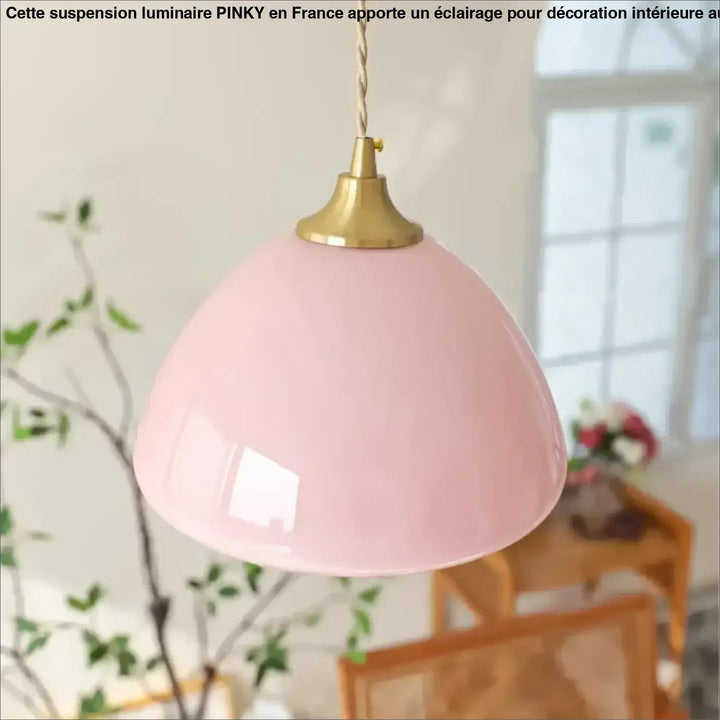 Suspension luminaire design en verre rose pastel et métal doré