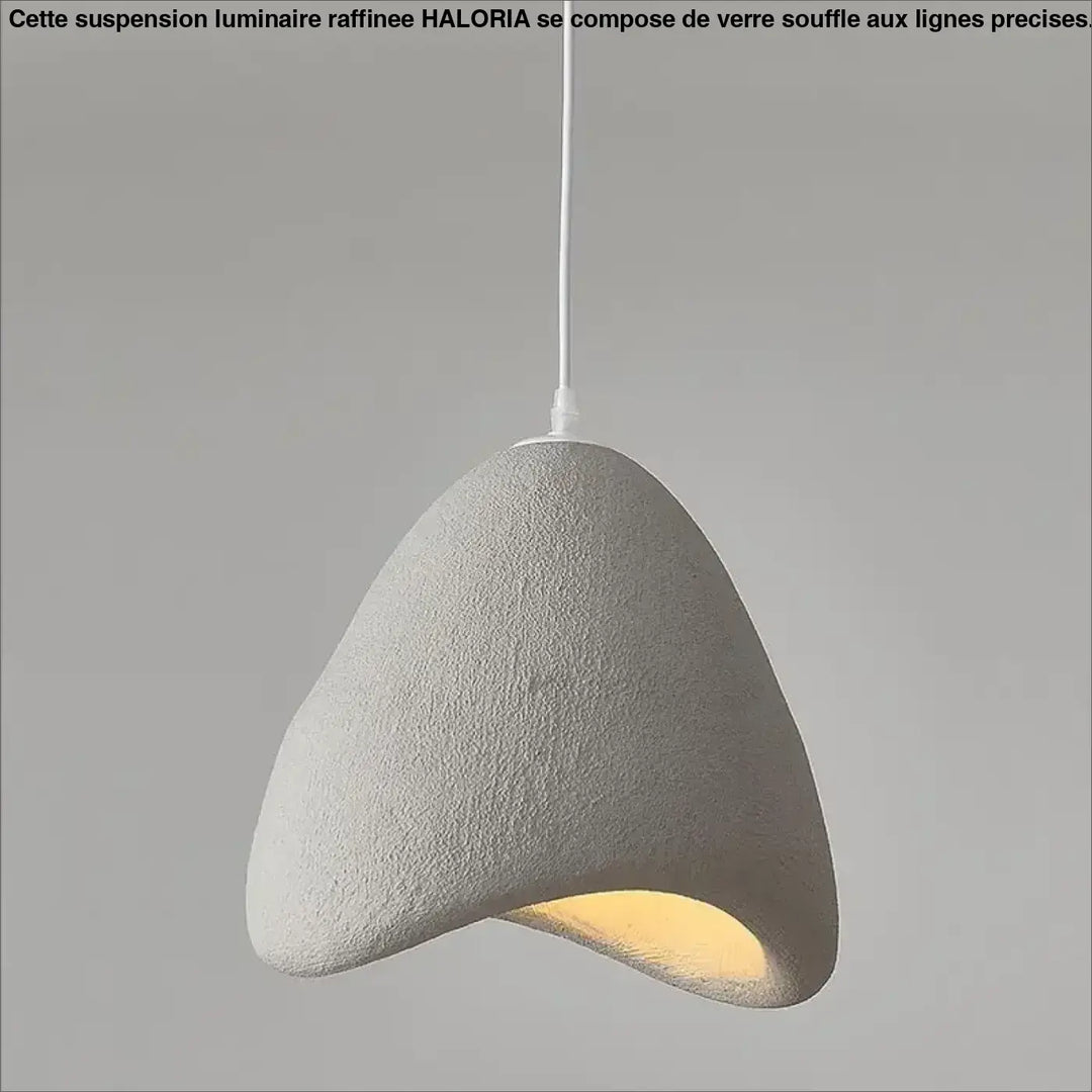 Suspension luminaire alma en résine granuleuse gris avec forme organique et lumière intérieure chaude design minimaliste