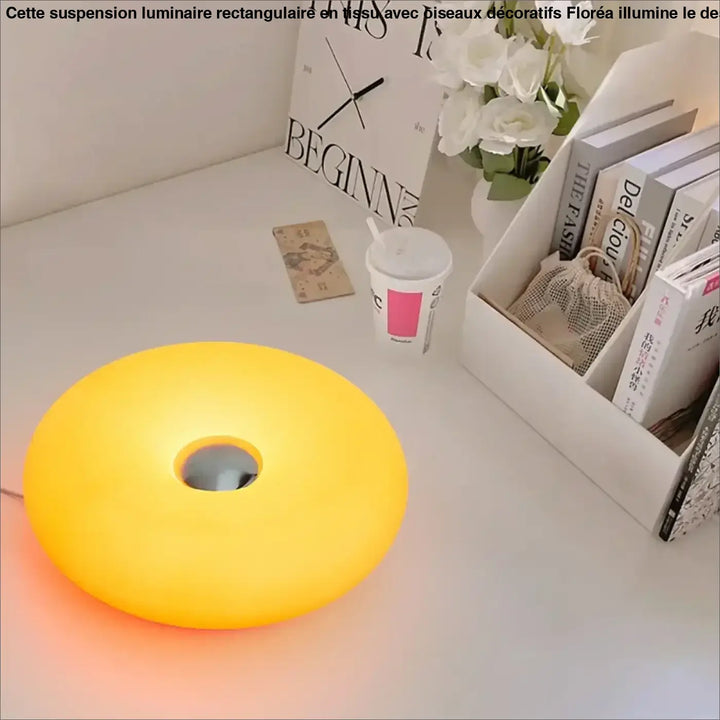 Lampe de table hausla en led jaune en forme de donut lumineuse avec design unique pour une idée cadeau originale