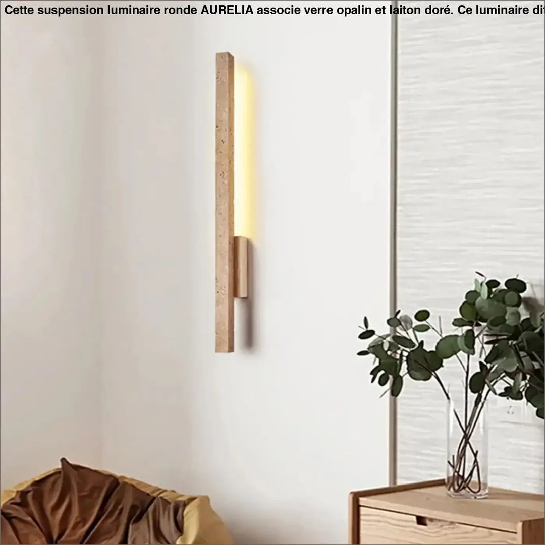 Applique murale lavih en liège texturé marron clair avec une lumière chaude jaune pour une décoration intérieure ambiance douce