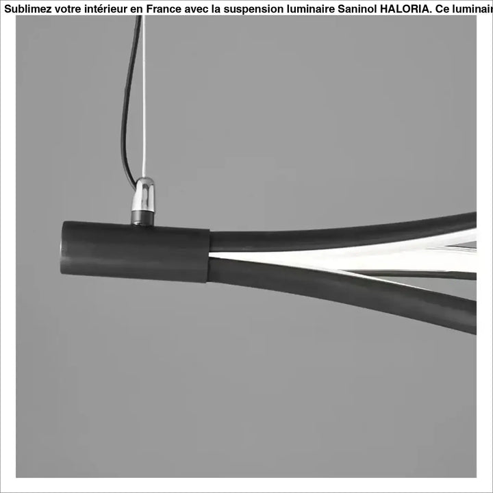 Suspension luminaire saninol noir cylindrique avec design moderne et accent chrome pour éclairage contemporain