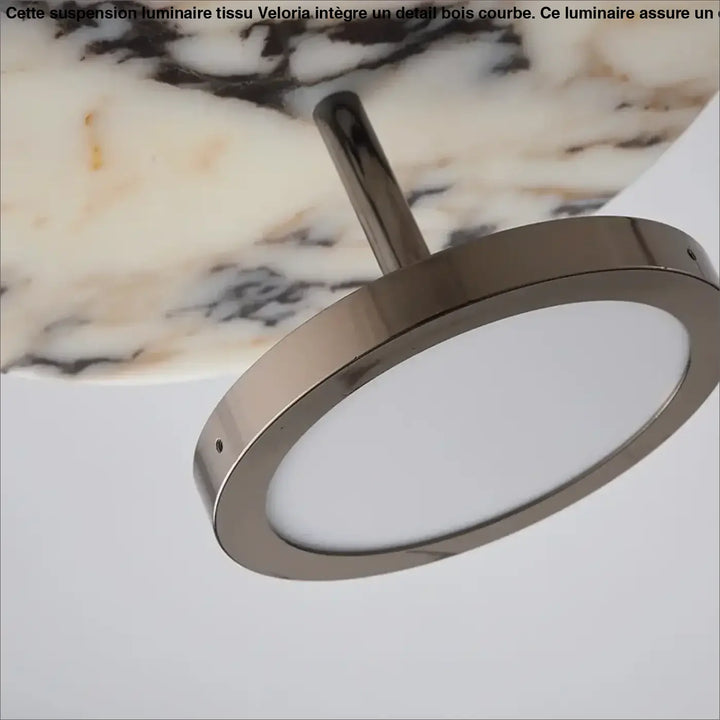 Suspension luminaire tissu veloria avec detail bois courbe et éclairage encastré circulaire en nickel brossé