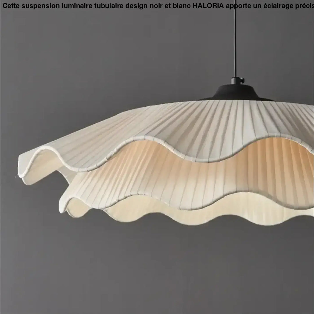 Suspension luminaire ondulée blanche en forme de fleur épuré